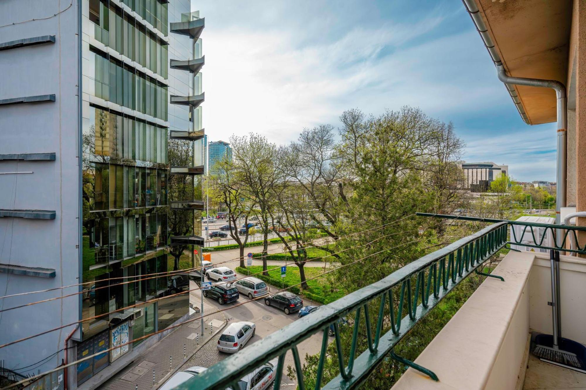 Apartament New With The View - 2bd Bright Flat Near Ndk *
