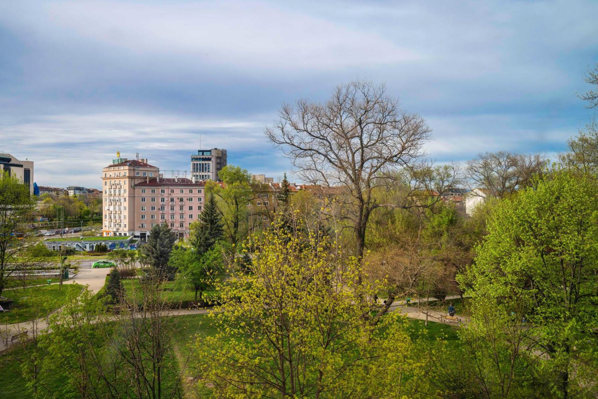 New With The View - 2bd Bright Flat Near Ndk